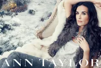 Demi Moore di Kampanye Ann Taylor