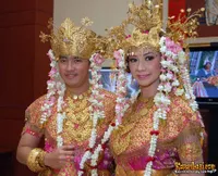 Dennis Adishwara - Nadia Flouriana