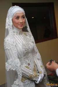 Desy Ratnasari di Wedding Expo 2012