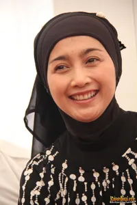 Desy Ratnasari Jadi Produser Band Baru Alendra