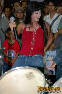 Dewi Persik di JHCC
