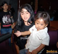 Dewi Perssik dan Velice Gabrielle