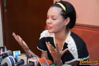 Dewi Sandra Buka Kehidupan Rumah Tangganya