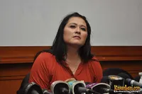 Dewi Vistiatin Tuntut Calon Suami Nunung - Iyan Sambiran