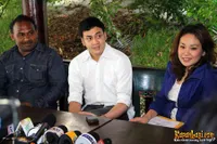 Dimas Andrean dan Istri Memberikan Keterangan Berdamai