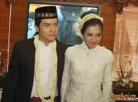 Dimas Seto - Dhini Aminarti