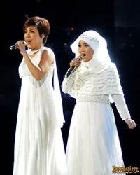 Duet Sang Juara Fatin Shidqia Lubis dan Novita Dewi