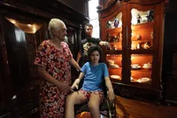 Dul - Ahmad Dhani Pulang Dari Rumah Sakit