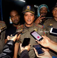 Gokilnya Editan Foto Seleb Manca, Ronaldo Jadi Kerja di Indomart