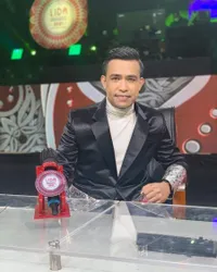 Erat dengan Imej Kebapakan, Begini 8 Potret Fildan Tampil Tanpa Brewok - Bikin Pangling Seperti Orang Lain