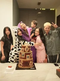Potret Erika Carlina Rayakan Ulang Tahun Bareng Rachel Vennya dan Fuji, Kompak Pakai Kostum