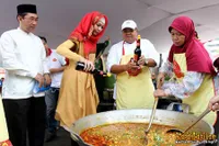 Eksanti dan Chef Ragil Masak Daging Sapi Untuk 500 Orang