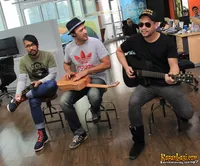 Eksklusif - Alexa Nyanyi Live di Kantor KapanLagi