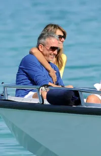 Elizabeth Hurley di Saint-Tropez
