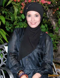 Elma Theana di Perumahan Bumi Karang