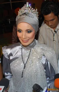 Elma Theana Kini Buka Butik