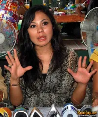 Emma Waroka di Restoran Nyam Nyam