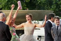 Emma Watson Menangis di Red Carpet HARRY POTTER 7
