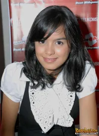 Eva Celia Latjuba