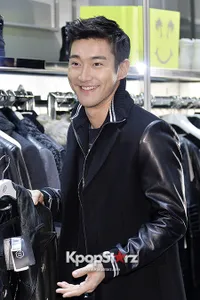 EXO - Siwon Super Junior - Victoria fx Tampil Kompak Serba Hitam