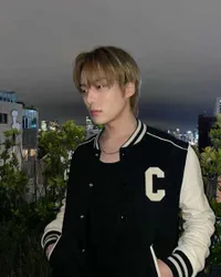 Fanboynya dari Kalangan Serbuk Berlian! 10 Idol K-pop yang Mengidolakan IU, Ada Jungkook BTS - Jaehyun NCT