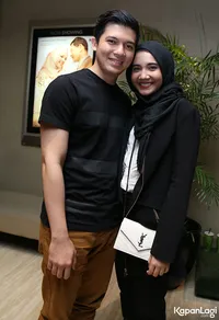 Fans & 'AIR MATA SURGA' Jadi Saksi Kemesraan Irwansyah - Zaskia