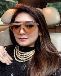 Farhat Abbas Sibuk Somasi Bunda Corla, Potret Nia Daniaty yang Kini Jadi Sorotan Karena Makin Awet Muda di Usia 58 Tahun