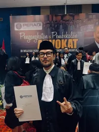Ferry Salim Diangkat Jadi Advokat di Usia 58 Tahun, Bahagia Tunggu Pelantikan