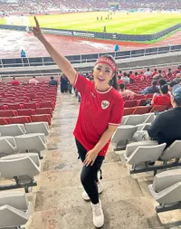 Fitri Carlina Foto Bareng Fefe Pacar Nathan Tjoe-A-On Pemain Timnas Indonesia