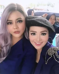Fitri Carlina Manggung Bareng Jenita Janet, Enerjik dan Kompak