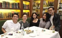 Pakai Bikini - Gaun, Foto Bukti Dena Rachman Secantik Cewek Tulen
