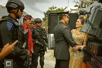 Foto-Foto Bukti Kadek Devi Jadi Ibu Bhayangkari Paling Stylish!