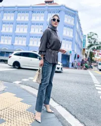 Foto-Foto Cantik Syahrini Pose Manja di Jalanan Singapura, Makin Terlihat Langsing - Tulis Caption 'Wifey On Duty'