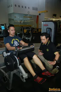 Foto-Foto Demian 'Nekat' Olahraga Saat Puasa, Apa Rahasianya?