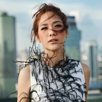 Foto-Foto Ini Bukti Bunga Citra Lestari Memang Hot Mom Sejati