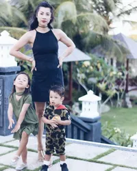 Foto-Foto Jennifer Bachdim Liburan di Bali, Hot Mom Cantik Sejati