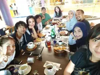 Foto-Foto Kebersamaan Geng #SaveLaguAnak, Serbu Acara Televisi!