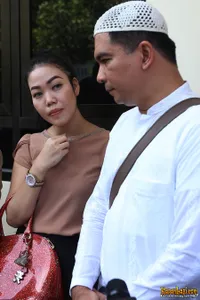 Foto-Foto Khrisna Mukti Salami Lembut Tangan Devi Nurmayanti