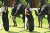 Foto-Foto 'Memalukan' Kim Kardashian & Cerita di Baliknya