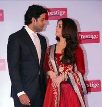 Foto-Foto Mesra Aishwarya Rai - Abhishek, Bikin Jomblo Iri Abis!