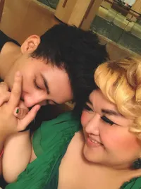 Foto-Foto Mesra Aron Ashab dan Pretty Asmara, Umbar Peluk Cium