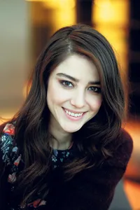 Foto-Foto Pemain 'Cinta di Musim Cherry', Ganteng dan Cantik!