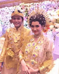 Foto-Foto Pernikahan Alessia Cestaro - Ahmad Affandy, Romantis