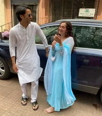 Foto-Foto Pernikahan Shaheer Sheikh dan Ruchikaa Kapoor, Santai Pakai Sandal Jepit - Super Bahagia