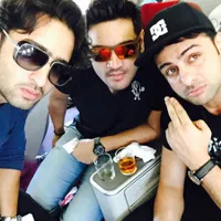 Foto-Foto Seru Liburan Shaheer, Rohit dan Saurav di Pulau Bali
