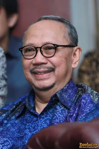 Foto-Foto Terbaru Ebiet G Ade, Eyang 61 Tahun Tapi Masih Ganteng!