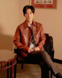 Foto-Foto Terbaru Vic Zhou Saat Beraktivitas, Gantengnya Disebut Nggak Kalah dengan Aktor Masa Kini
