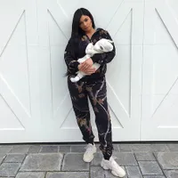 Foto-Foto Yang Diunggah Kylie Jenner Usai Melahirkan Baby Stormi
