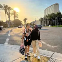 Foto-Foto Zaskia Adya Mecca dan Hanung Bramantyo di Los Angeles, Jalan-Jalan Berdua Nikmati Honeymoon Tertunda
