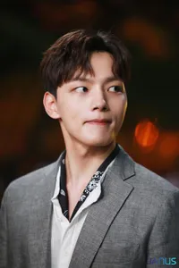 FOTO: 10 Aktor Ganteng Korea Pemilik Suara Manis & Seksi, Cocok Bikin ASMR!